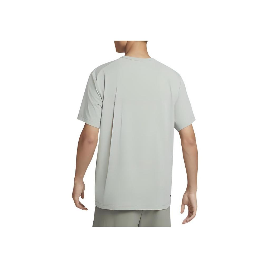 Nike Hyverse Dri-Fit UV Outdoor Casual Soft Crew Neck Short Sleeve T-Shirt Men Tops Emerald-Green HJ7008370