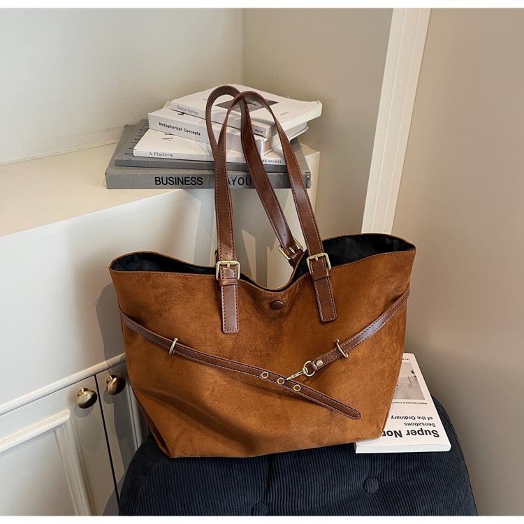 Vintage matte large-capacity tote bag women's autumn fashion versatile high-end single shoulder armpit bag