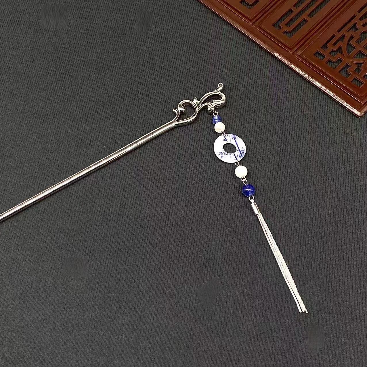 

1pc Exquisite Fashion Chinese Traditional Blue and White Porcelain Patterned Women s Alloy Hanfu Tassel Niche Coiled Hairpin