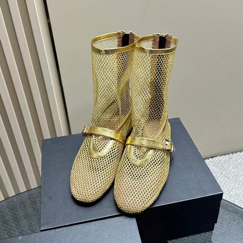 Версия из овчины Короткие сапоги из сетки с полостью внутри женские дышащие летние сапоги с круглым носком и сетчатым принтом кошачий глаз с пряжкой на ремне супер-огненные с плоской подошвой классные сапоги 35 золотой 5458₽