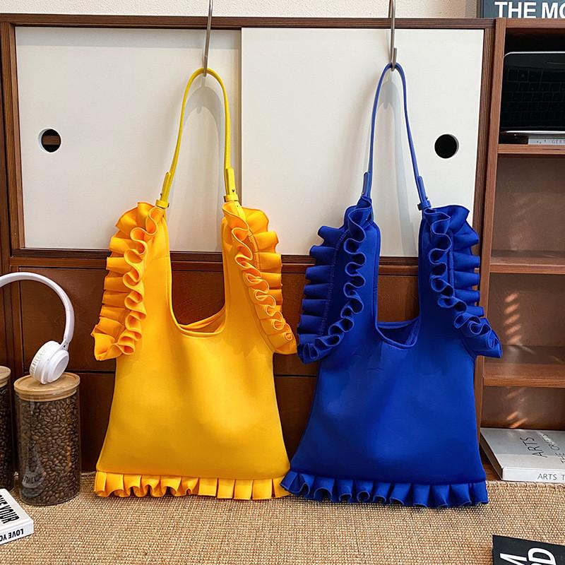 Trendy Street Style Bucket Bag With Polyester Material And Open Top For Commuting