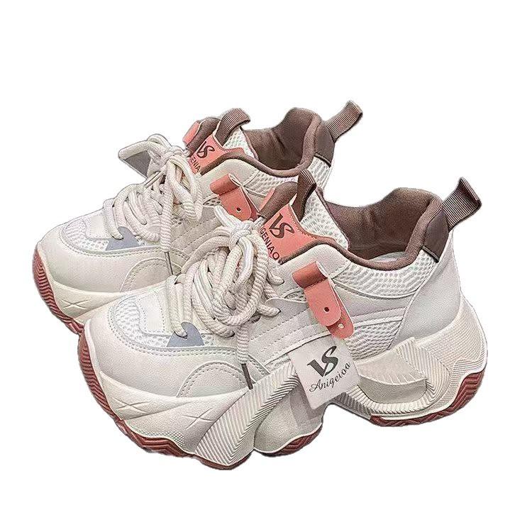 Small women with visible feet, new breathable mesh sneakers in autumn, thick-soled small people increase in height
