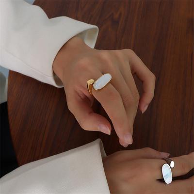 French Fashion Oval Shell Metal Ring