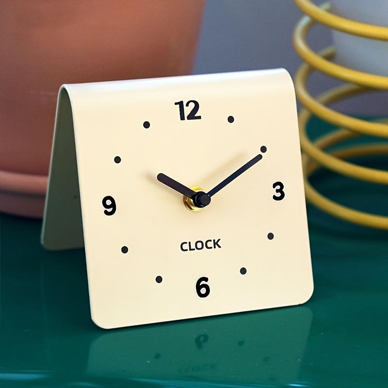 1pc Modern Silent Desktop Clock,Irregular Shape, Plastic Material, Flat Crown, Battery Operated AA, ,Classroom Battery Not Included