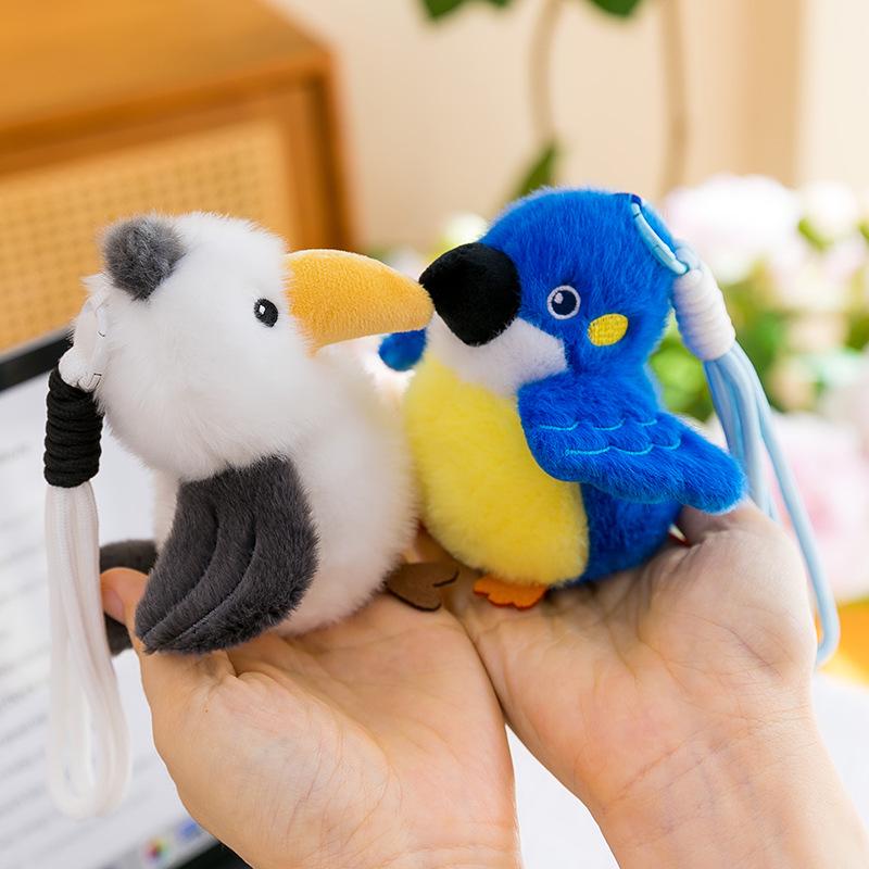 Adorable Parrot Plush Keychain - Small Bird Doll for Backpack or Claw Machine Gift
