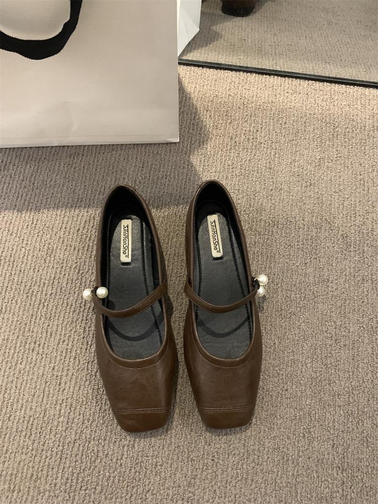 2025 spring and autumn new retro Mary Jane shoes shallow mouth women's shoes one word with pearl flat shoes temperament French single shoes