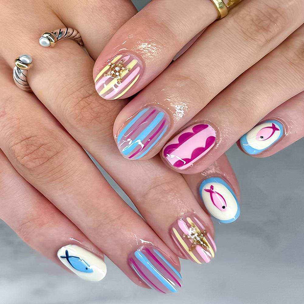 Ocean Stripes Short Nails: 24 Piece Summer Resort Set