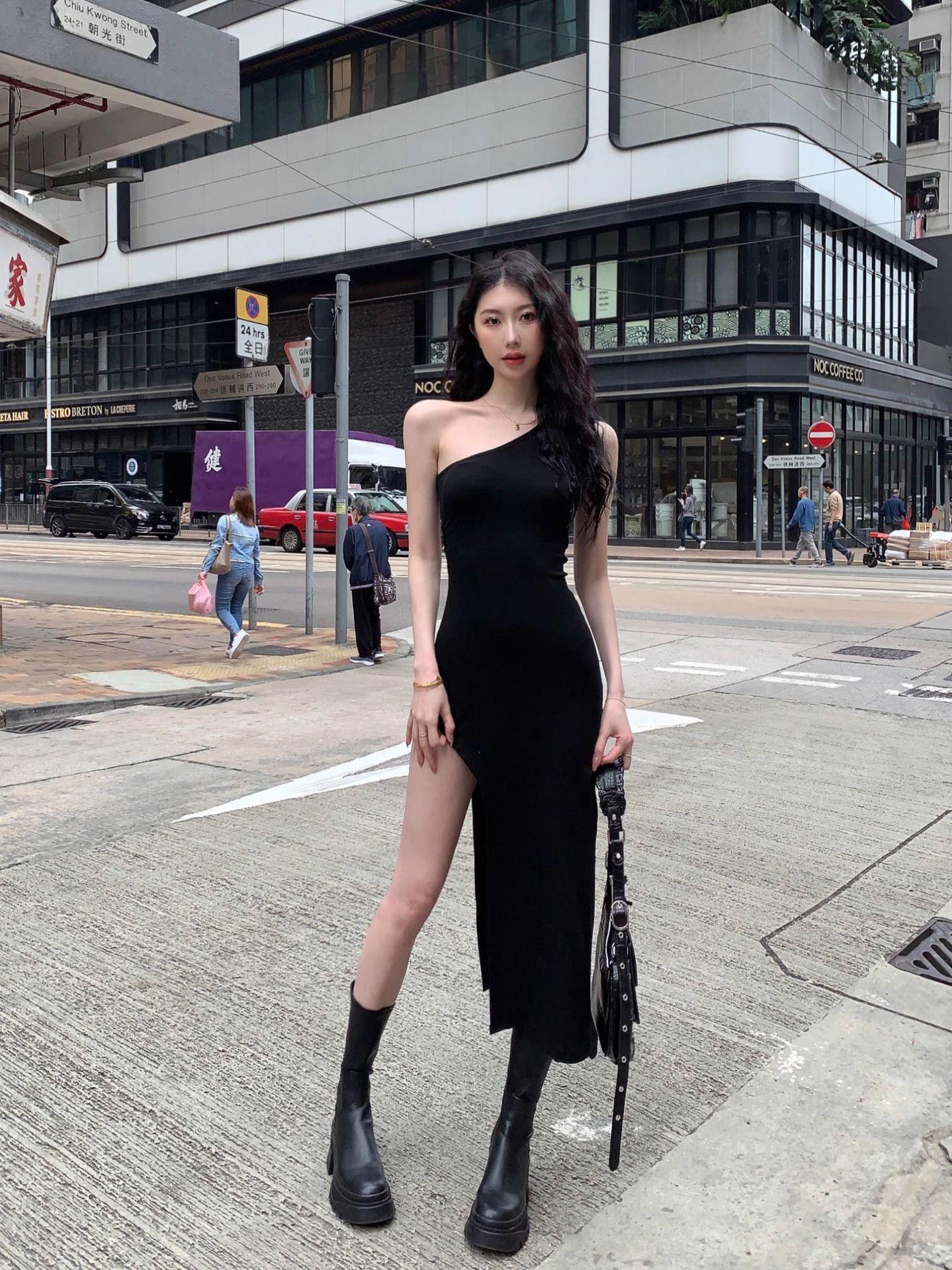 

Spice girl pure desire wind slant shoulder hip vest skirt women s summer design sense niche elastic sexy thin dress tide S чёрный