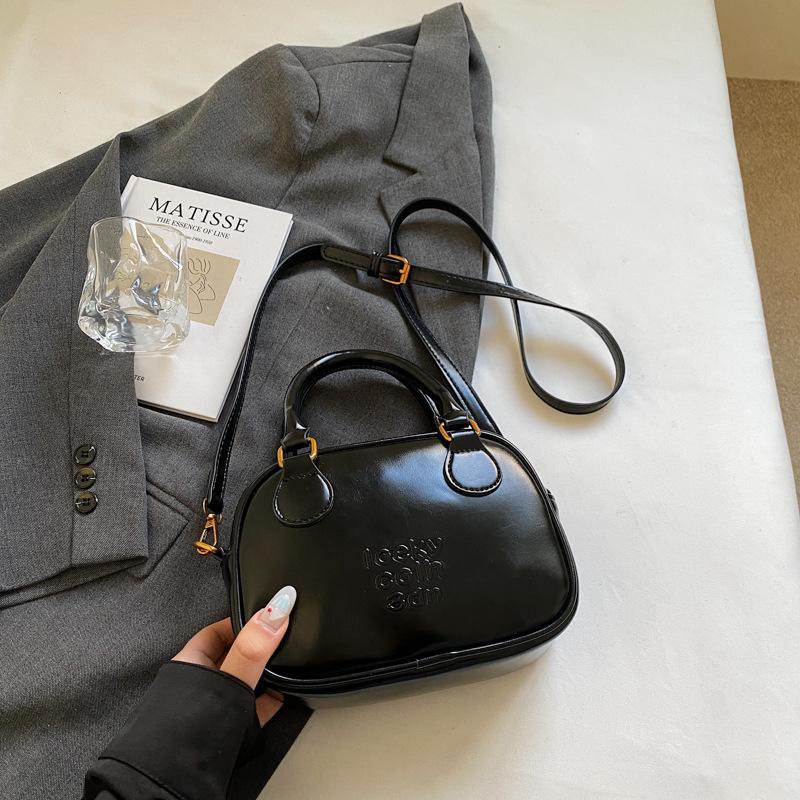 Premium niche bag women's autumn and winter retro new versatile niche messenger bag portable small square bag