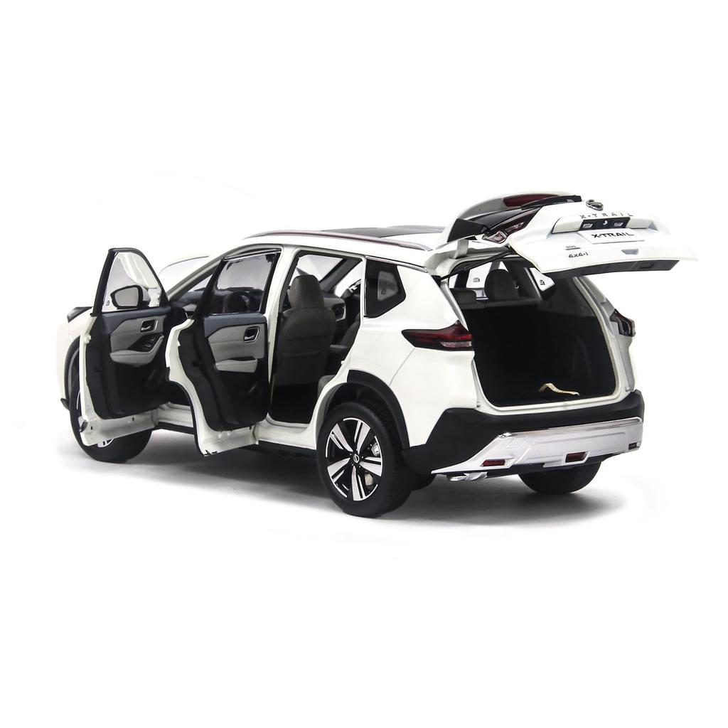PAUDI MODEL 1/18 Scale Diecast Model of the Nissan X-Trail 2021.