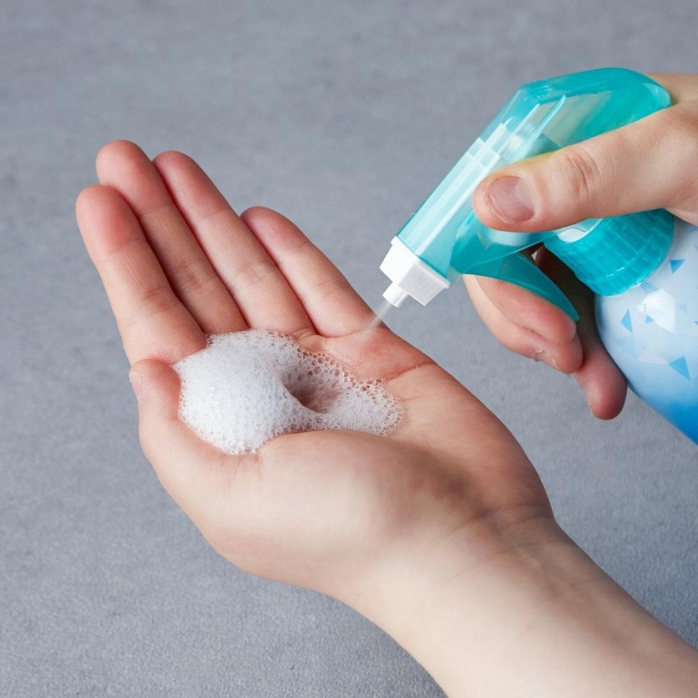 On The Body Let S waSh Your Feet cottOn Foot Shampoo Cooling 385ml