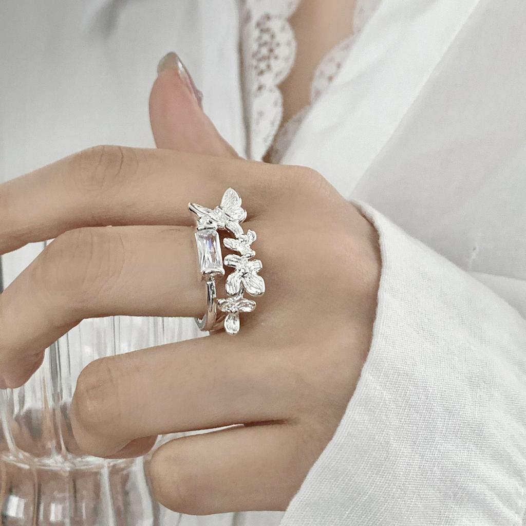 Elegant 3D Butterfly Ring for Women - Fashionable, Versatile, Geometric, and Shiny Openable Index Finger Accessory.