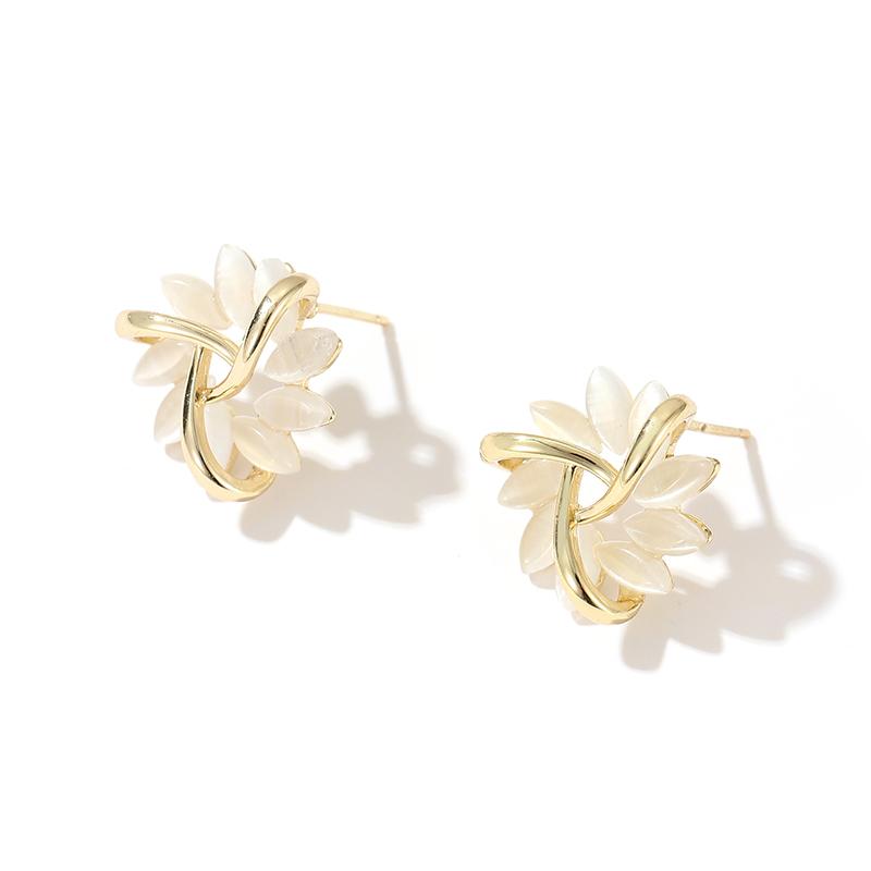Elegant and Exquisite Opal Petal Circle Stud Earrings For Woman New Classic Jewelry Luxury Party Girl's Unusual Earrings