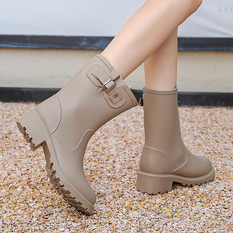 New Black Fashion PVC Rain Boots Women Middle Barrel Rain Boot Shoes Woman Solid Rubber Waterproof Flats Fashion Shoes 36-41