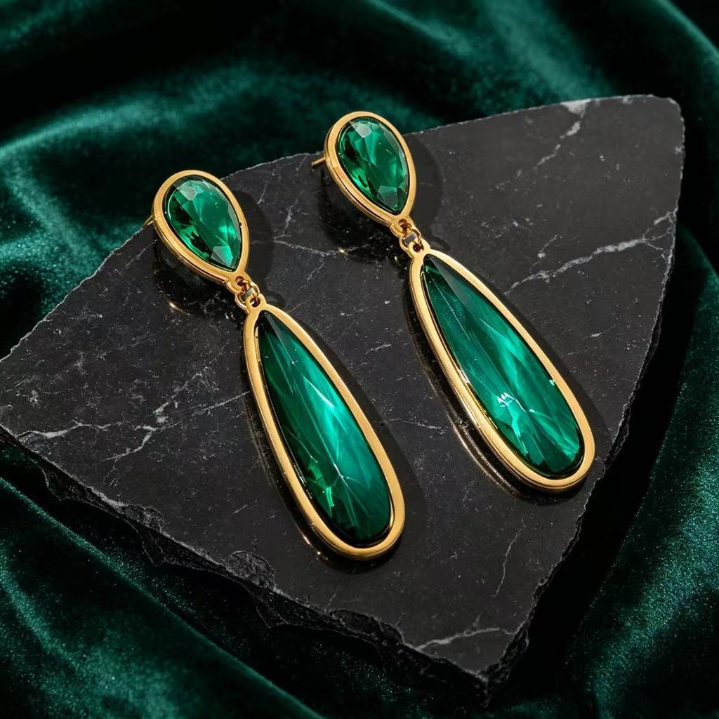 Vintage Palace Style Drop Earrings With Geometric Waterdrop Design For Womens Fashion Accessories