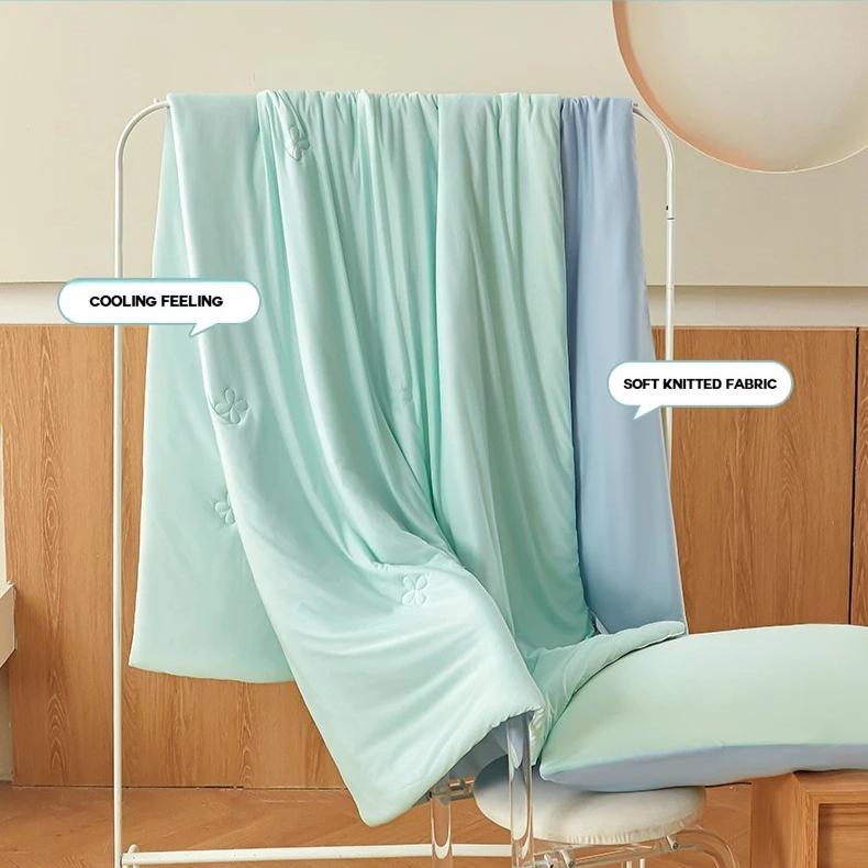 Super Soft Cooling Quilt Summer Cool Quilt Skin Friendly Quilt Air Condition Comforter Solid Ice Silk Cool Blanket Thin Quilt for Bed