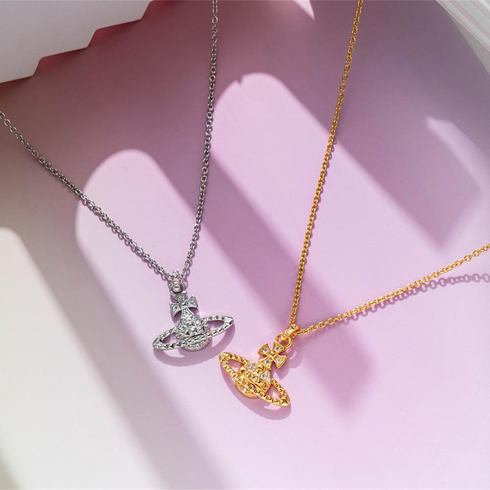 Luxusní a Exkluzivní Měděný Saturnový Náhrdelník Pro Dámy Vivienne Jiskřivé Diamanty Chic A Cool Zámek Řetízek Na Klíční Kost