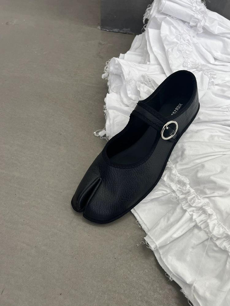 

2025 spring and summer new pig s trotters split-toed single shoes female French retro fairy style casual soft leather flat Mary Jane shoes 40 чёрный