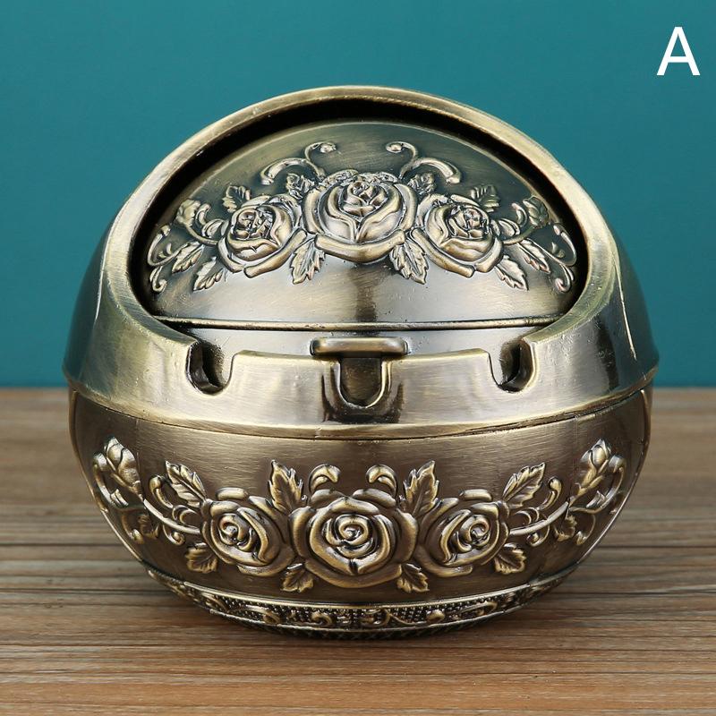 Metal Ashtray Smoking Windproof Vintage Lid Ornament Retro Cigarette Metal Decorative Gadgets Cigarettes Accessories