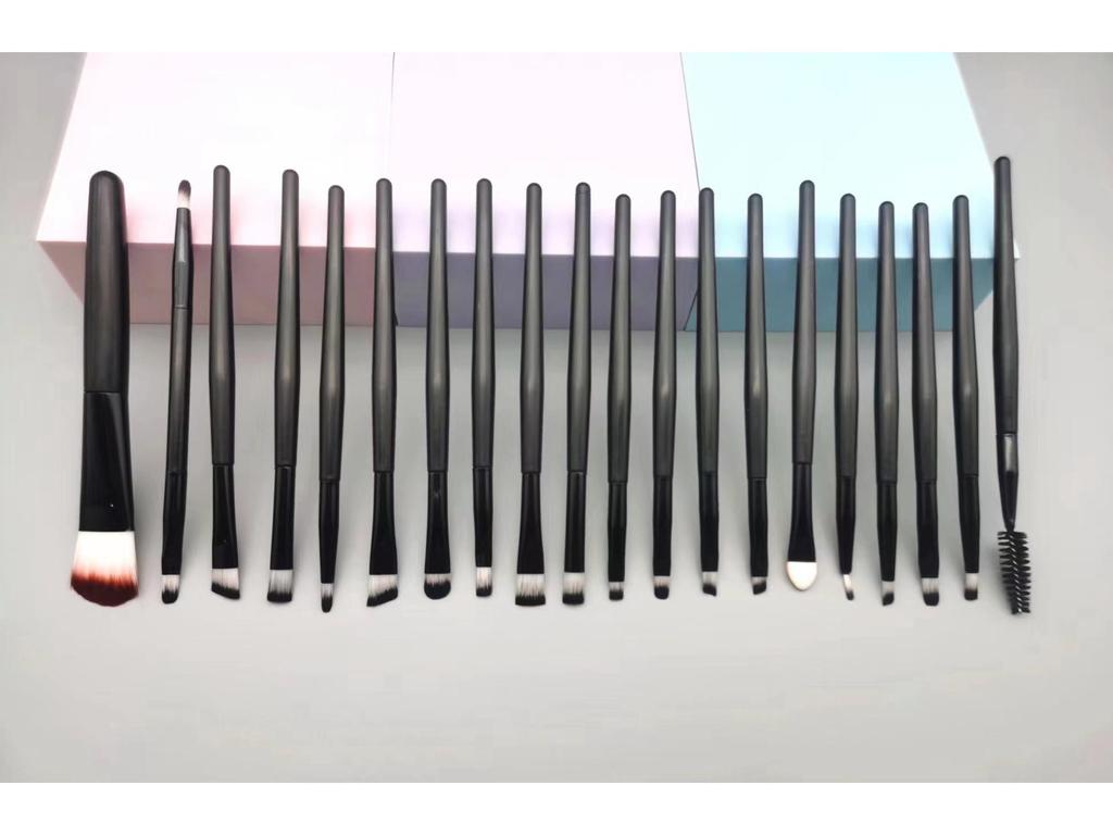20-Piece Eye Brush Set: Eyeshadow & Foundation Brushes with 22 Colors