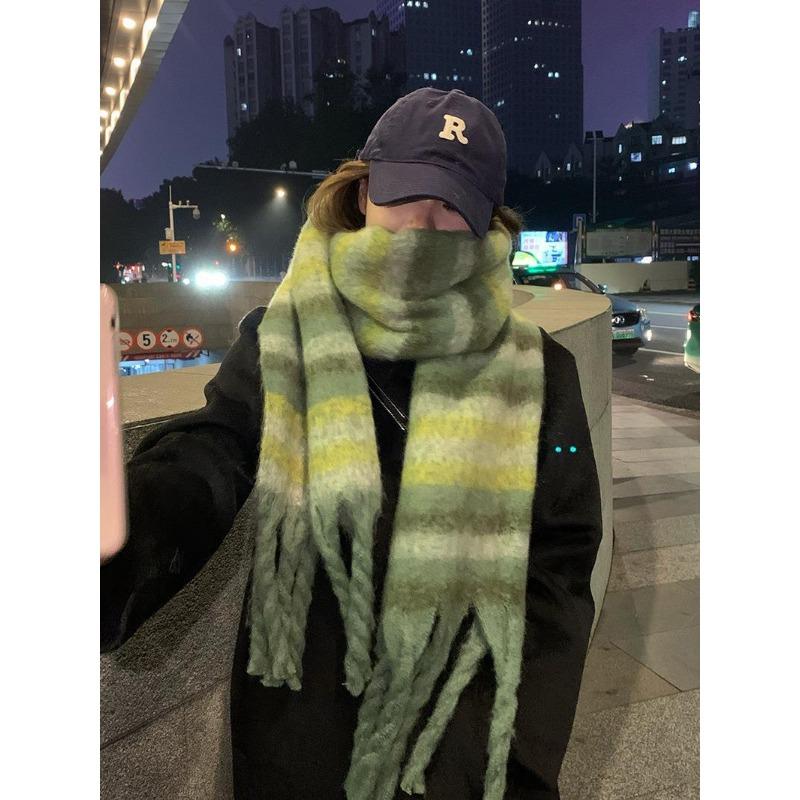 Green Scarf for Women, Thickened and Warm In Winter, High-grade Mahai Plush Scarf, Good with Fringed Shawl.