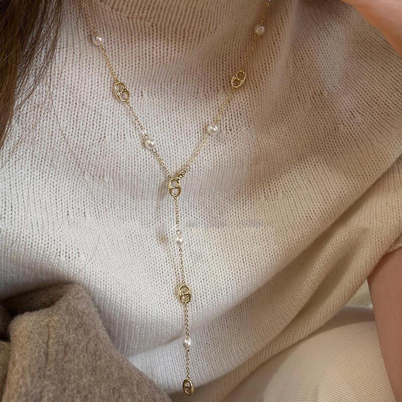 Korean Vintage Pearl Sweater Necklace - Autumn/Winter High-End Fashionable Accessory