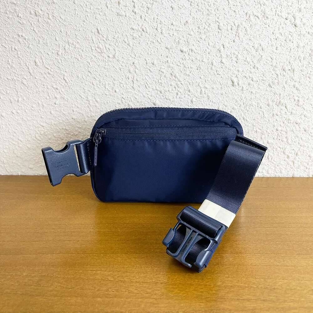 

Мода Йога Поясная Сумка Металлическая Спортивная Поясная Сумка Йога Мобильная Сумка Портативная Сумка Унисекс Fiess Бег Женский Подарок красный