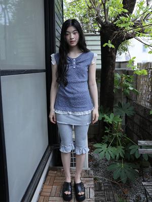 Eogeulliswedou Frill Capri Skirt Pants (Striped Gray)