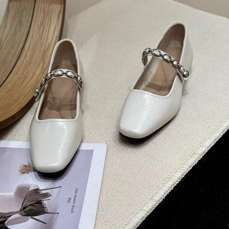 Miękka podeszwa obcas kwadratowa główka buty Mary Jane damskie 2025 wieczorowe nowe pojedyncze buty niska spódnica jesień retro mały delikatny wiatr