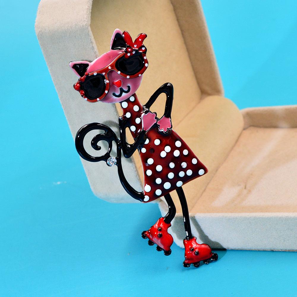 Cute Kitten Enamel Brooch: Versatile Cartoon Pin for Women