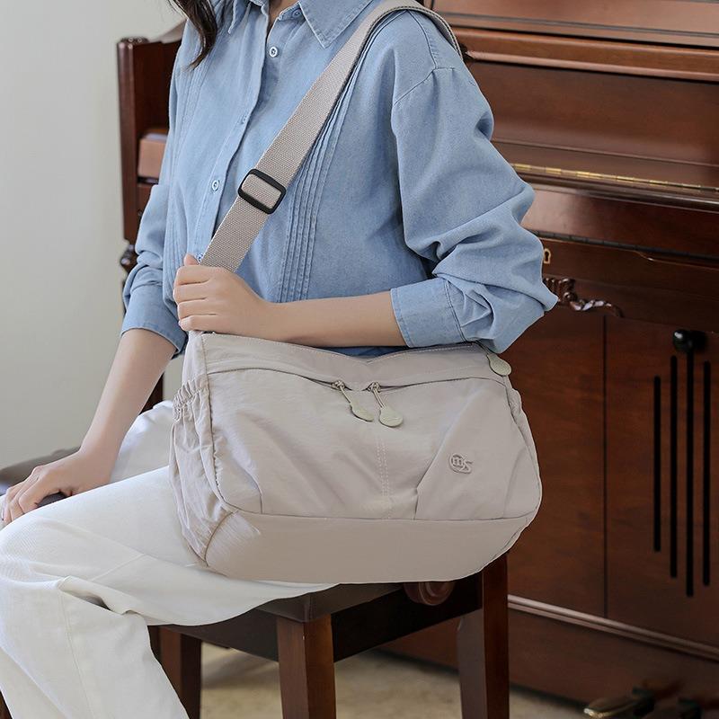 Large Capacity Cloth Bag Women's Summer New Casual Messenger Bag Versatile Pleated College Student Tote Bag