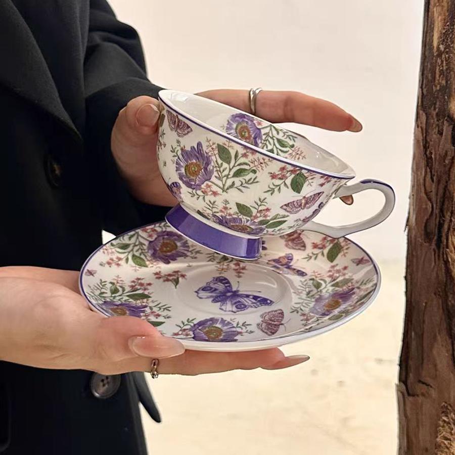 Set Tazza e Sottotazza in Ceramica Floreale con Farfalla, Stile Giardino, con Cucchiaino, Scatola Regalo, 230ml per il Tè del Pomeriggio