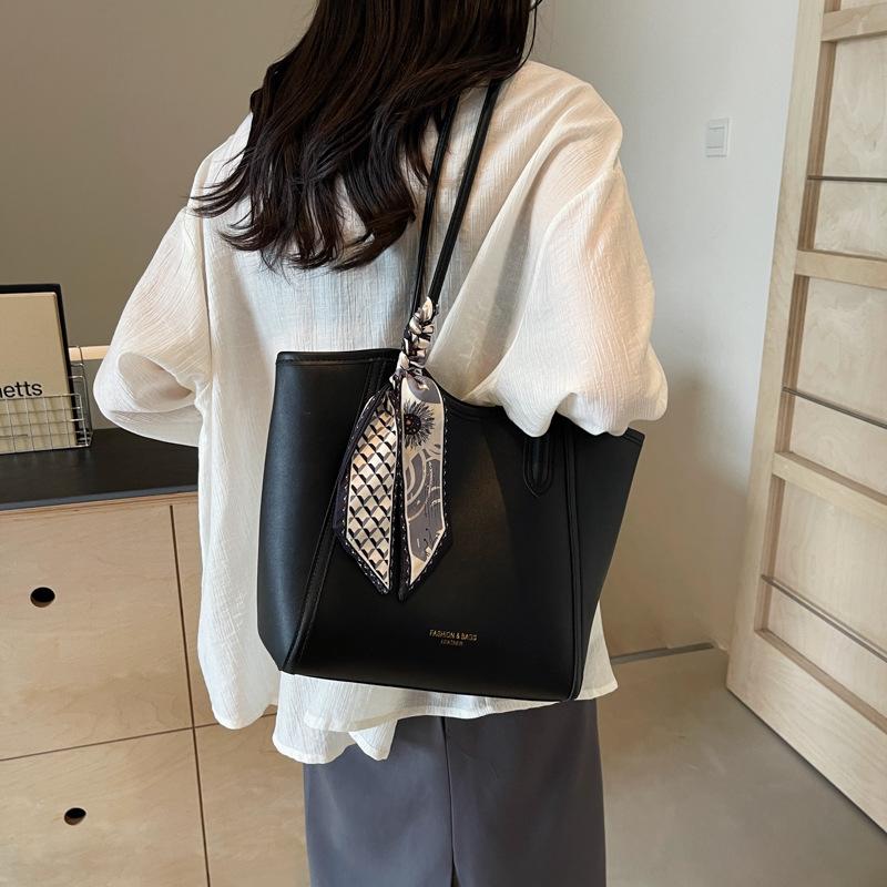 Bags Women's Tote Bags Large Capacity Winter 2025 New Casual Versatile Shoulder Bags College Students Class Commuter Bags