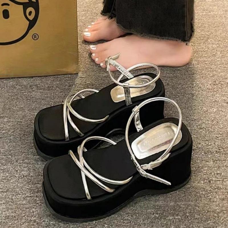 Fashion New Summer Thick Sole Height Increasing Design Exposed Toe Slippers Sexy Wedge Heel Slippers Fashionable Sandals