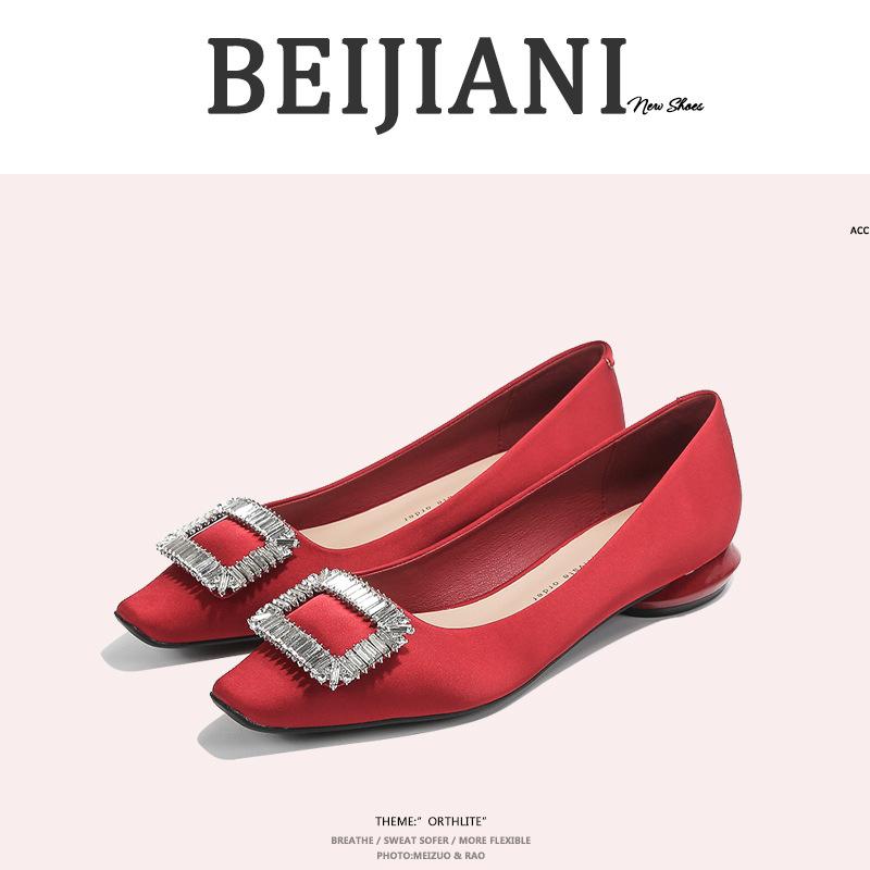 

Классические туфли-лодочки с квадратной пряжкой из стразов, на толстом каблуке, женские, из атласного шелка, на низком каблуке, темпераментная овечья кожа 39 красный