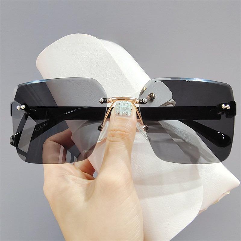 Square Frame Sunglasses Beach Fashion Shades Sunglasses for Women Men Fashion Eyewear
