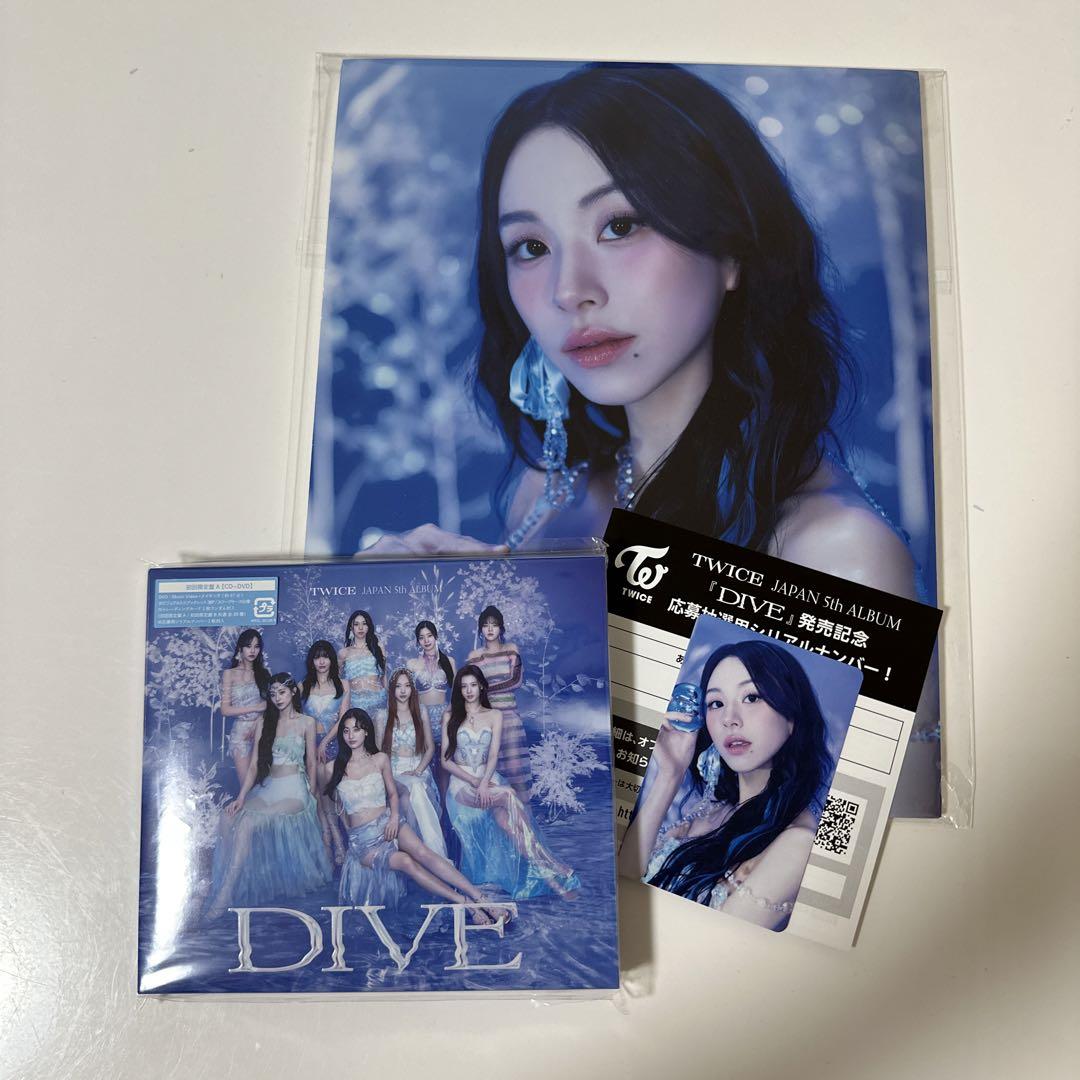 

[ИСПОЛЬЗОВАННАЯ] Карточка с панелью Чеён из TWICE DIVE (нет серийного номера)
