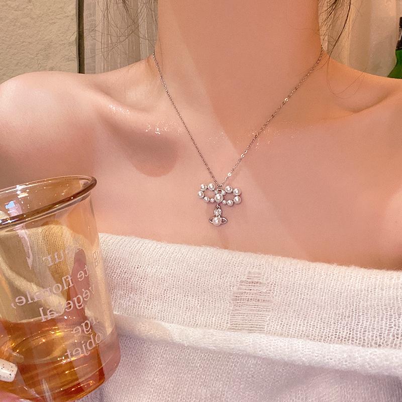 "Elegant Korean Titanium Steel Zircon Bow Necklace for Women"