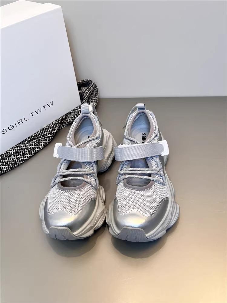 

2025 лето новые толстоподошвенные на высокой платформе серебристые хай-энд кроссовки для папы женские полые дышащие спортивные сетчатые туфли сандалии 40 серебряный