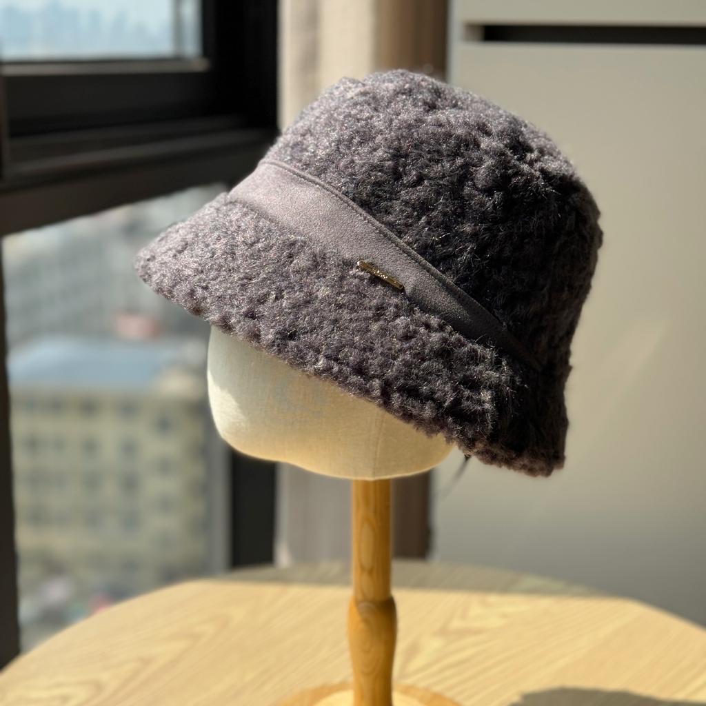 New Hat Women's Winter Warm Lamb Wool Fisherman Hat Showing Face Small Retro Japanese Style Niche Plush Velvet Basin Hat Trend