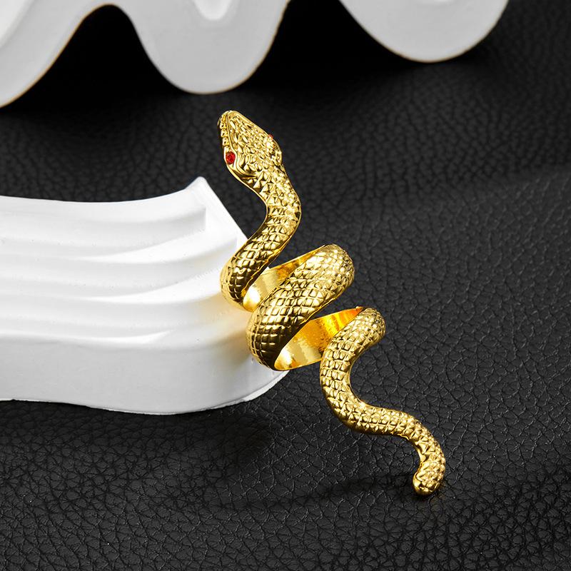 Trendy Zodiac Snake Hip Hop Ring: Men's Python Alloy with Rhinestones, Exaggerated Punk Style Jewelry.