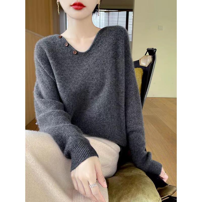 Autumn and Winter New Temperament Knitted Sweater Women's Loose Inner V-neck Fashionable Women's Pullover Knitted Sweater