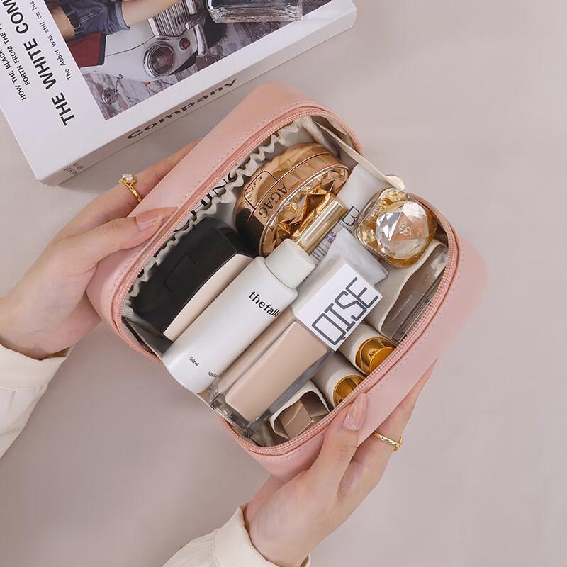 Aiyijiu Stylish Travel Makeup Bag Set
