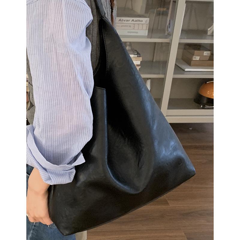 Retro und High-End Unterarm-Pendler-Tasche, Einfache Tragetasche, Einzelne Umhängetasche mit großem Fassungsvermögen