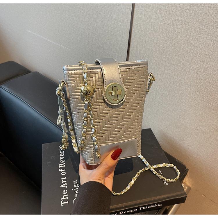 

Fashion new bucket bag women s 2025 woven bag chain shoulder messenger bag premium bag