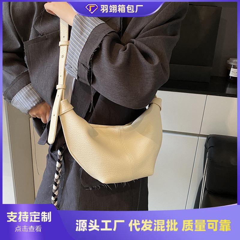 Niche design bag women's new dumpling bag fashionable versatile shoulder messenger bag