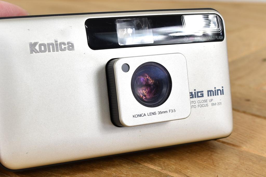 Konica Big Mini 35mm Film Camera Japan For Parts Repair Power On Shutter NG
