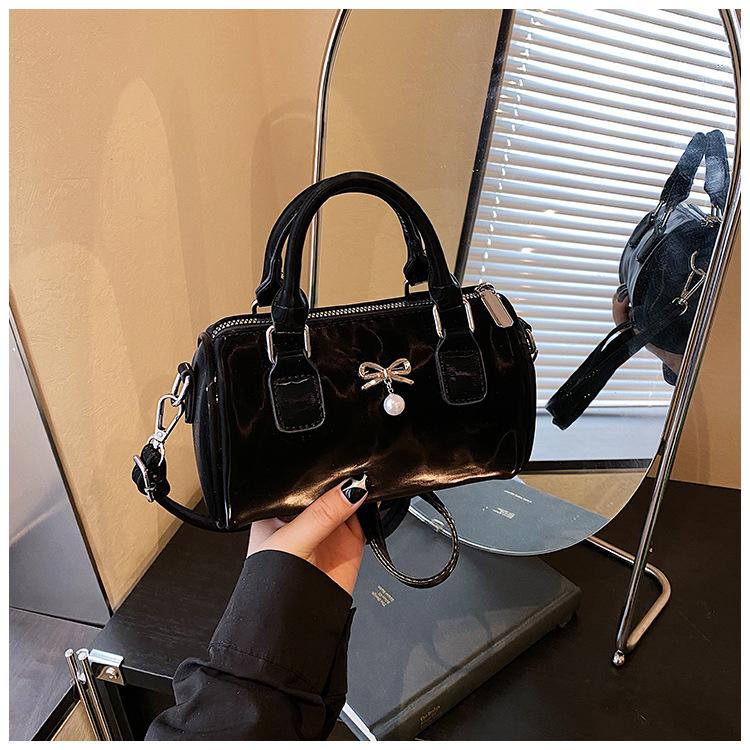 Fashion Trend Premium Sense Bag Girls Heart Bow Portable Commuter Shoulder Oblique Span Bag