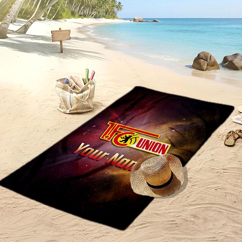 Serviette de plage personnalisée imprimée FC Union Berlin Logo de football Soutien Nom personnalisé Texte Serviette absorbante Pour le sport le voyage Cadeau spécial