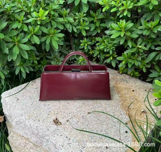 [ Autumn New] Light Luxury Retro Textured Shoulder Handbag Niche Saddle Bag Underarm Baguette Bag
